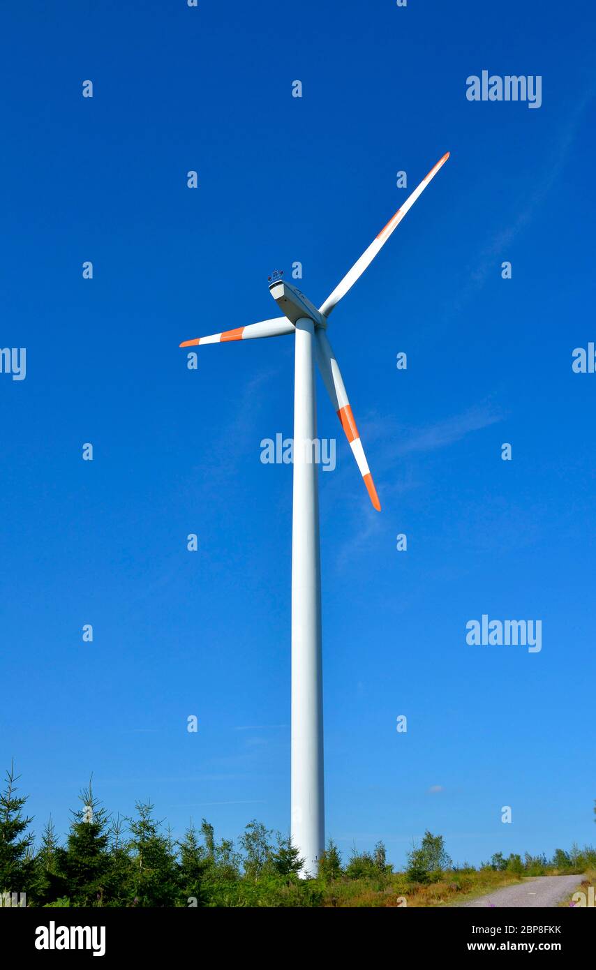 Schwarzwald bei Kniebis, Windkraftanlage, Windgenerator, Windrad für Stromerzeugung, Windenergieanlage, Foto de stock