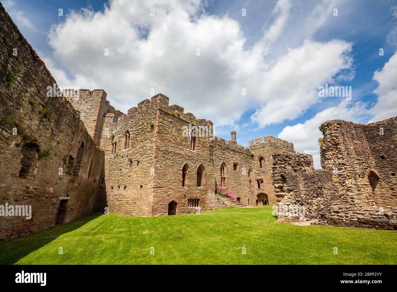El bloque solar del siglo 13 y Gran Salón del Castillo Ludlow, Shropshire, Inglaterra Foto de stock