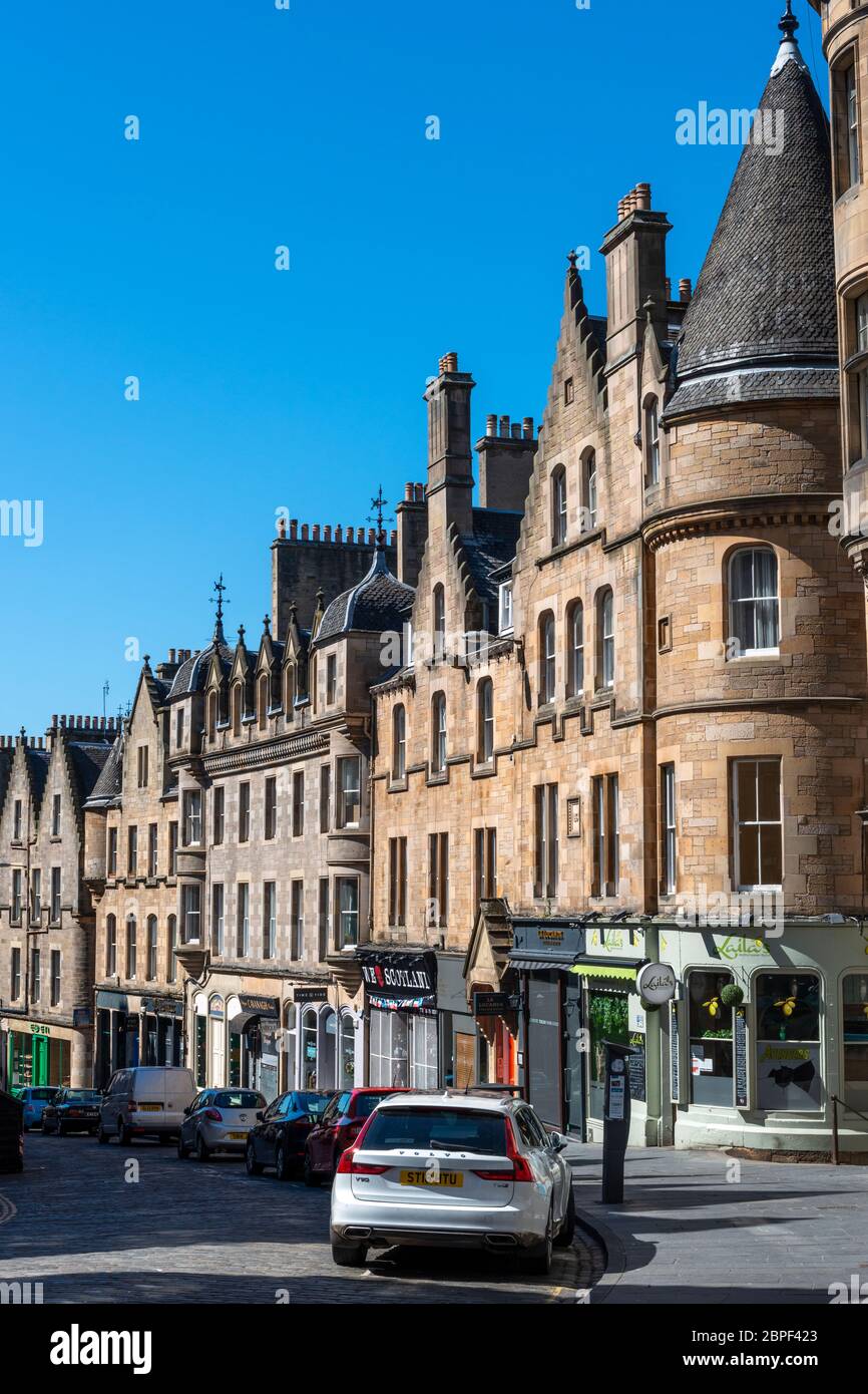 Vea la calle Cockburn desde la Royal Mile en el casco antiguo de Edimburgo, Escocia, Reino Unido Foto de stock