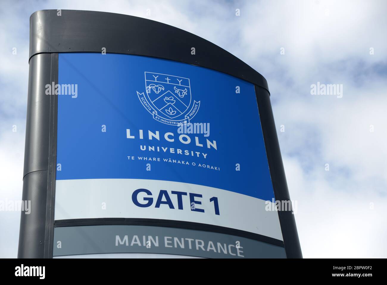 Señalización para la Universidad Lincoln, una universidad agrícola en Canterbury, South Island, Nueva Zelanda Foto de stock
