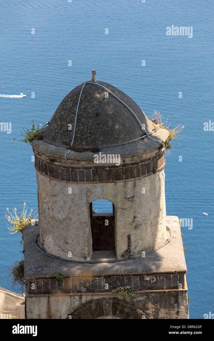 Vistas al golfo de Salerno desde Villa Rufolo, Ravello, Campania, Italia Foto de stock