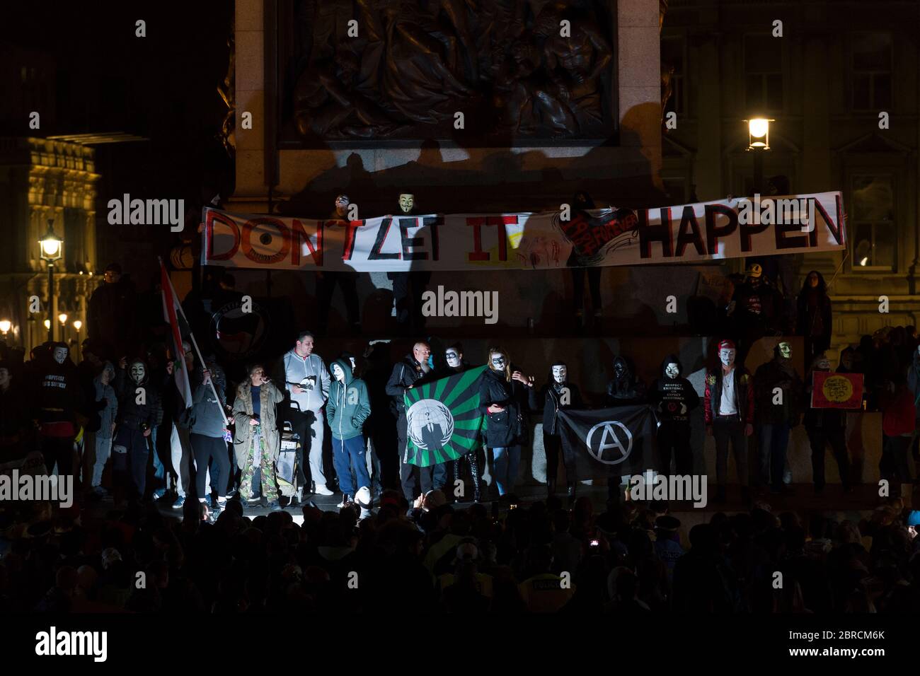 La "marcha de la Máscara del león" ve protestas llevando V para el estilo de Vendetta Guy Fawkes máscaras y demostrando contra la austeridad, la violación de la ri civil Foto de stock