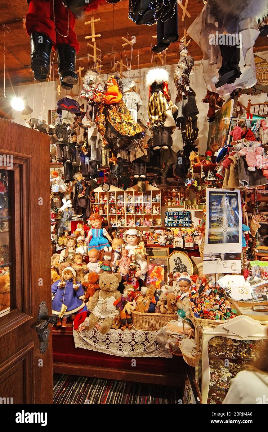 Tienda de juguetes viejos fotograf as e im genes de alta