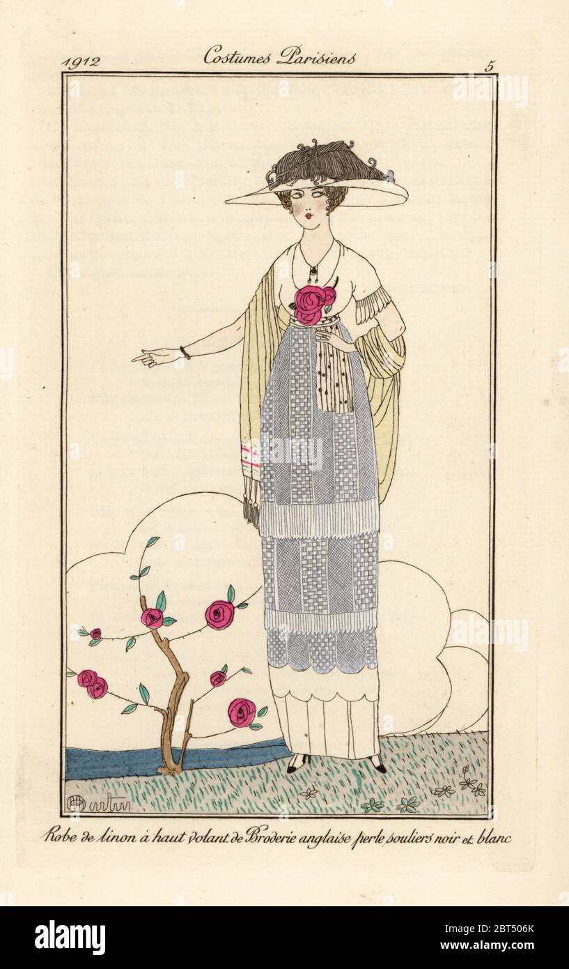 Mujer vestido de lino con encaje inglés perla, pantuflas blancas y negras.  Bata de linon a haut volant de Broderie Anglaise perle, souliers noir et  blanc. Pochir de color (estarcido) grabado después