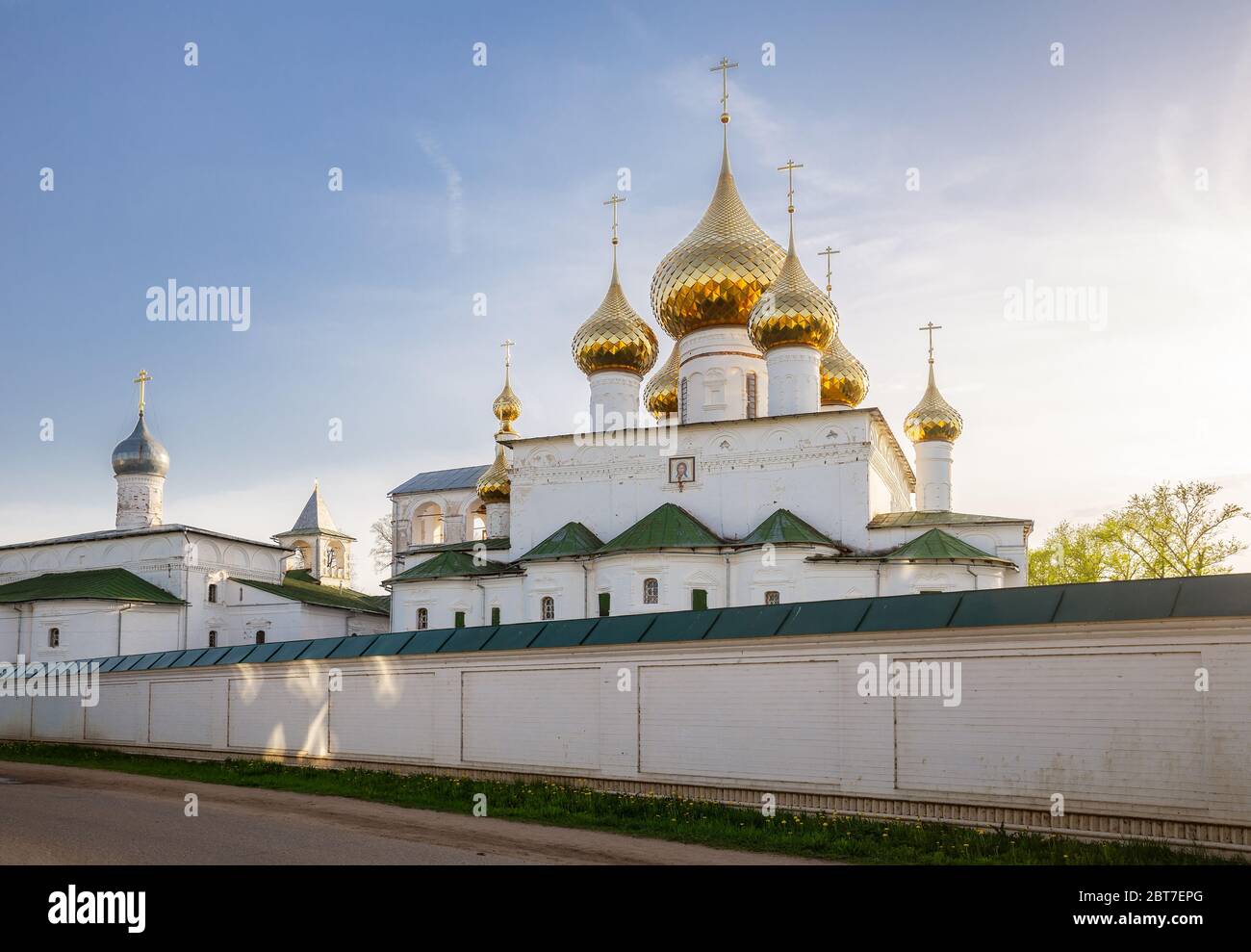 Anillo de oro de rusia fotografías e imágenes de alta resolución - Alamy