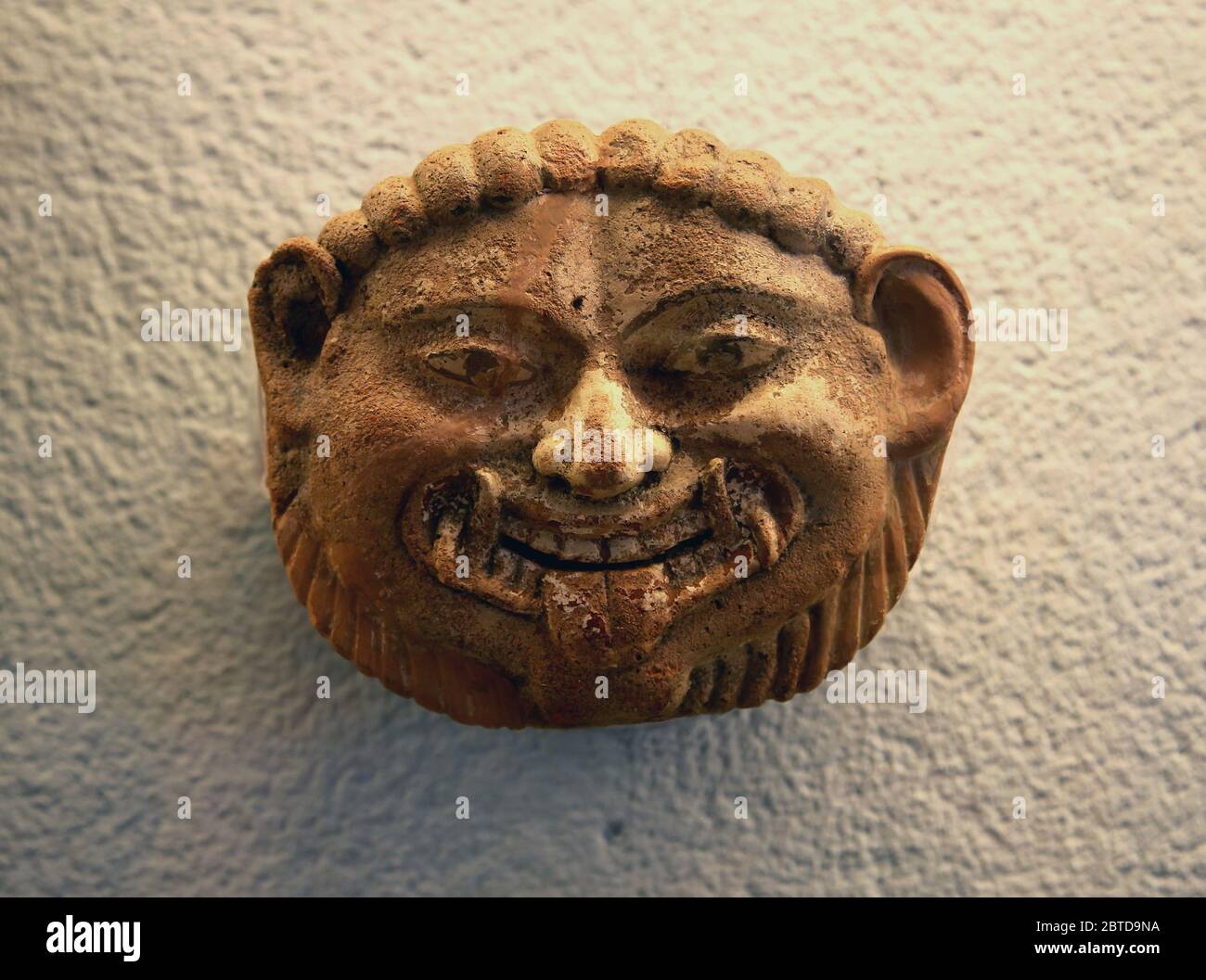 Elemento decorativo de relieve (6º centavo. BC) terracota. Santuario del sur, Templo de Hera, sitio arqueológico de Paestum. Museo Paestum. Foto de stock