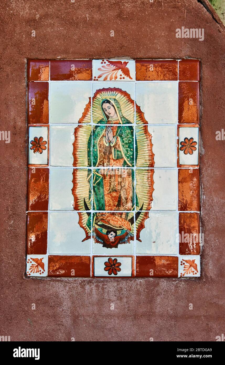 Mosaico de azulejos de la Virgen de Guadalupe en el Convento Bed and Breakfast, antiguo convento Mosaico de azulejos de la Virgen de Guadalupe en el Convento Bed and Breakfast, antiguo convento