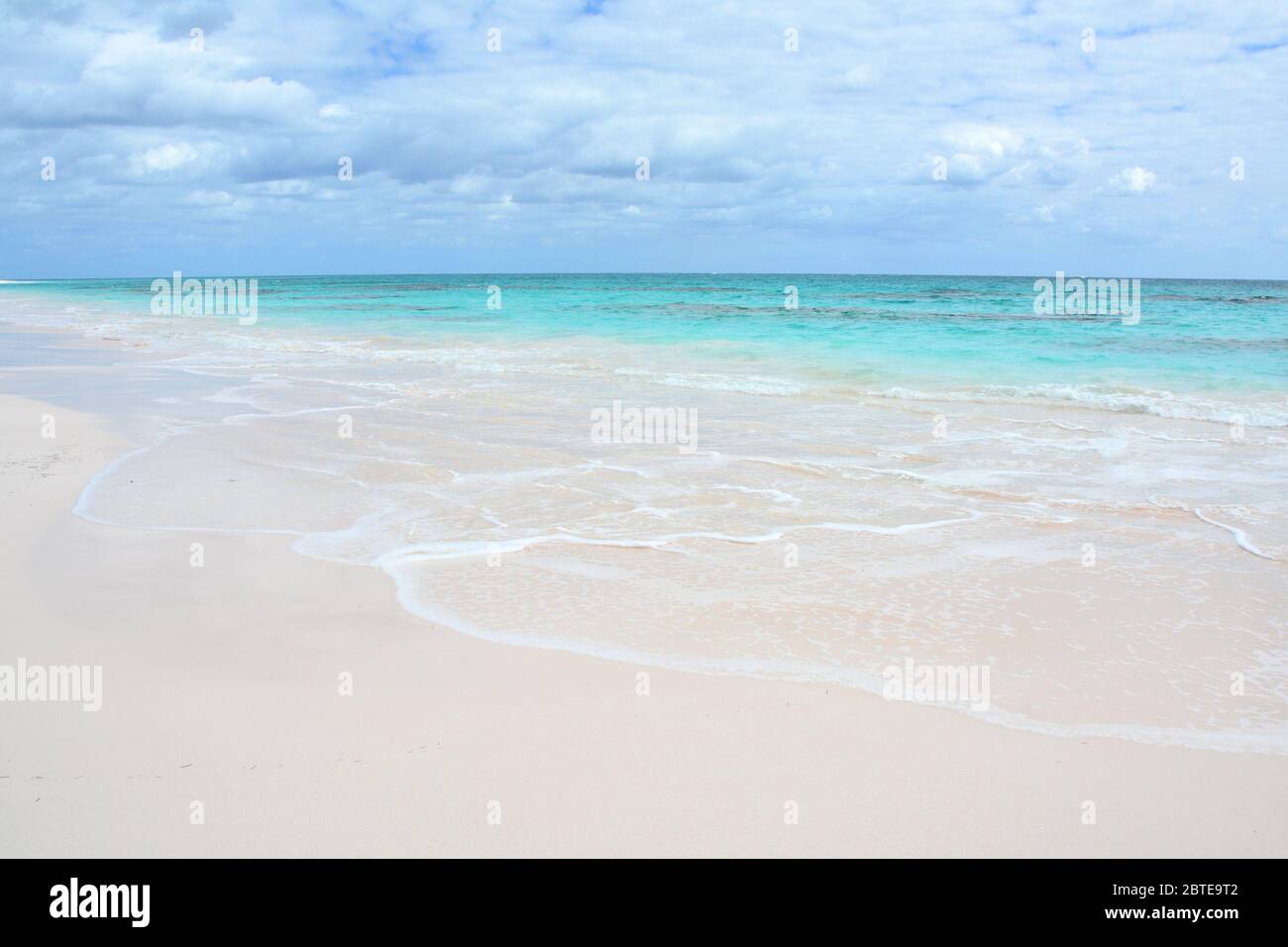 Playa paradisíaca en la isla Eleuthera, Bahamas Foto de stock
