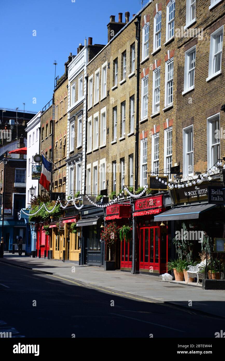 Un jardín de covent vacío, Londres, durante el bloqueo pandémico del Coronavirus 2020 Foto de stock