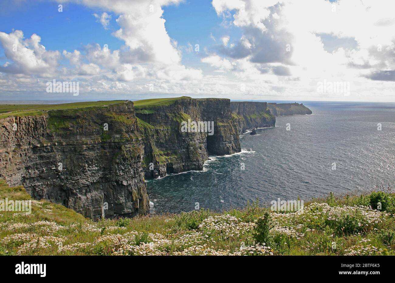 Cliffes del condado de Moher Clare Irlanda. Foto de stock