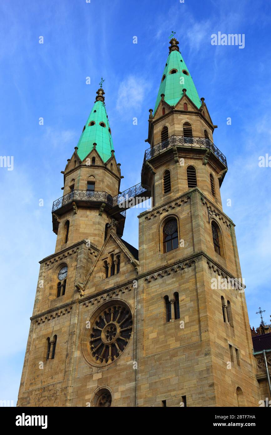 La Iglesia Evangélica Luterana de nuestra Ciudad ama a las mujeres, incluyendo a Santa María llamada, tres naves, símbolo de la ciudad, Meiningen, Turingia, Alemania / Foto de stock