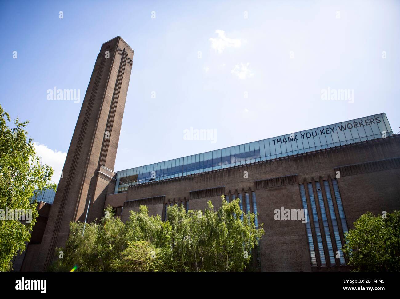 Tate Modern con el trabajador clave mensaje de agradecimiento Foto de stock