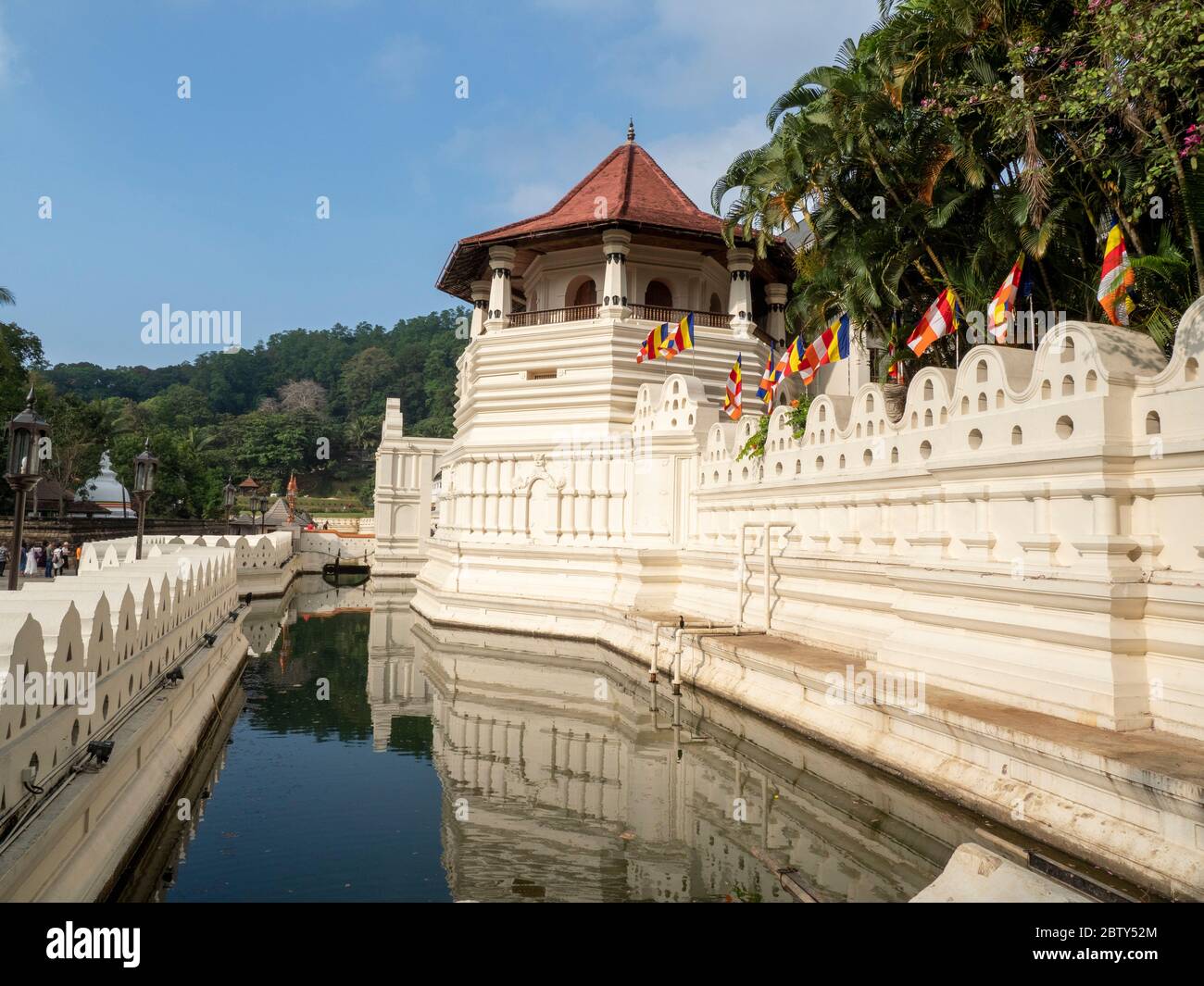 Sri Dalada Maligawa (Templo de la reliquia del diente Sagrado), Patrimonio de la Humanidad de la UNESCO, Kandy, Sri Lanka, Asia Foto de stock