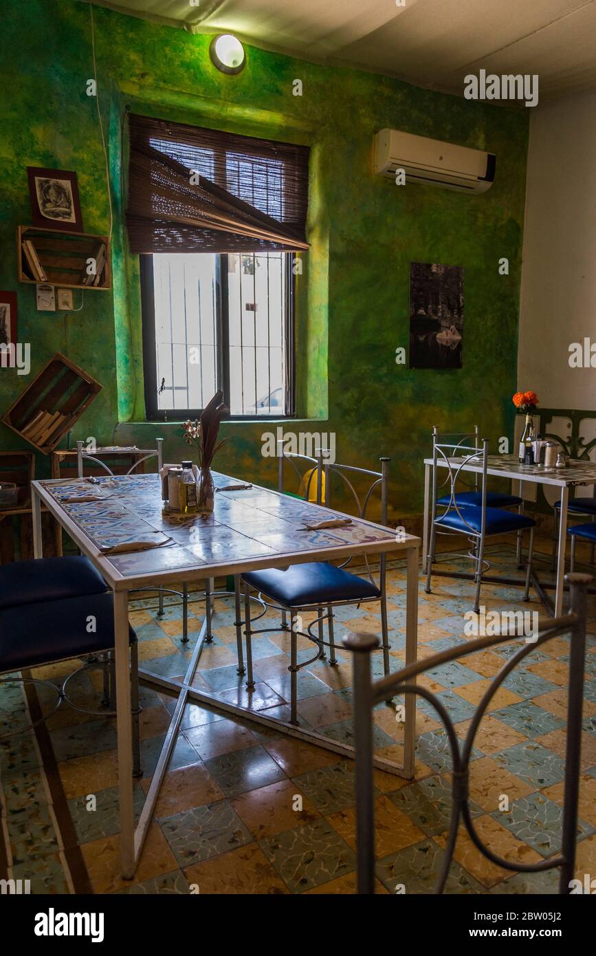 Funky café restaurante - Bistro cultural, Mérida, Yucatán, México  Fotografía de stock - Alamy