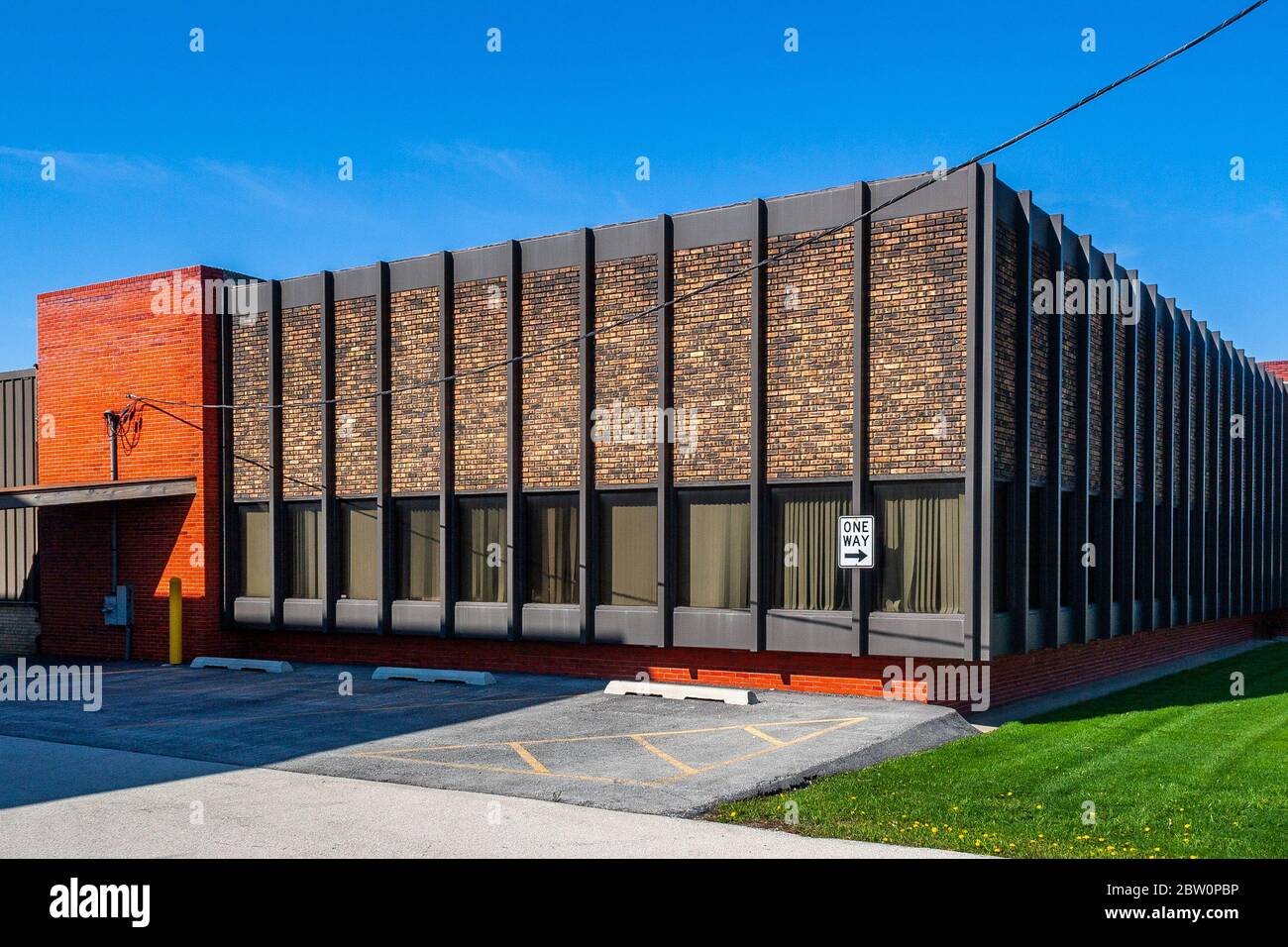 Edificio industrial en el distrito de Clearing diseñado originalmente por Albert Kahn Foto de stock
