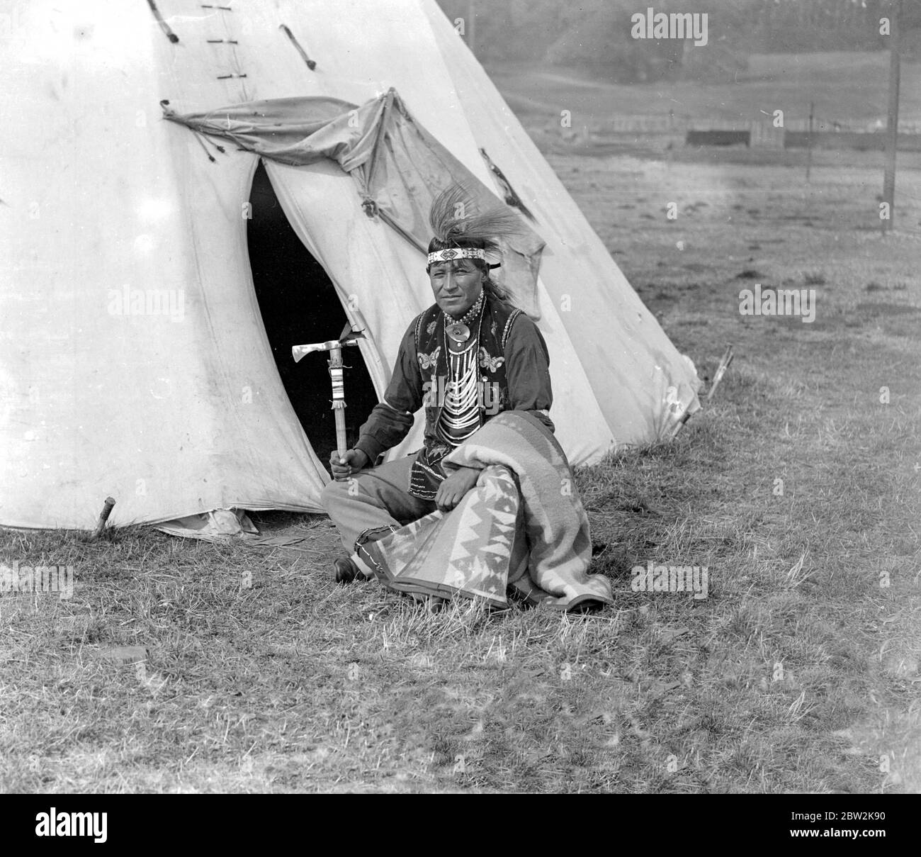 Tipos de indios acampados en el Palacio de Cristal. 10 de septiembre de 1923 Foto de stock