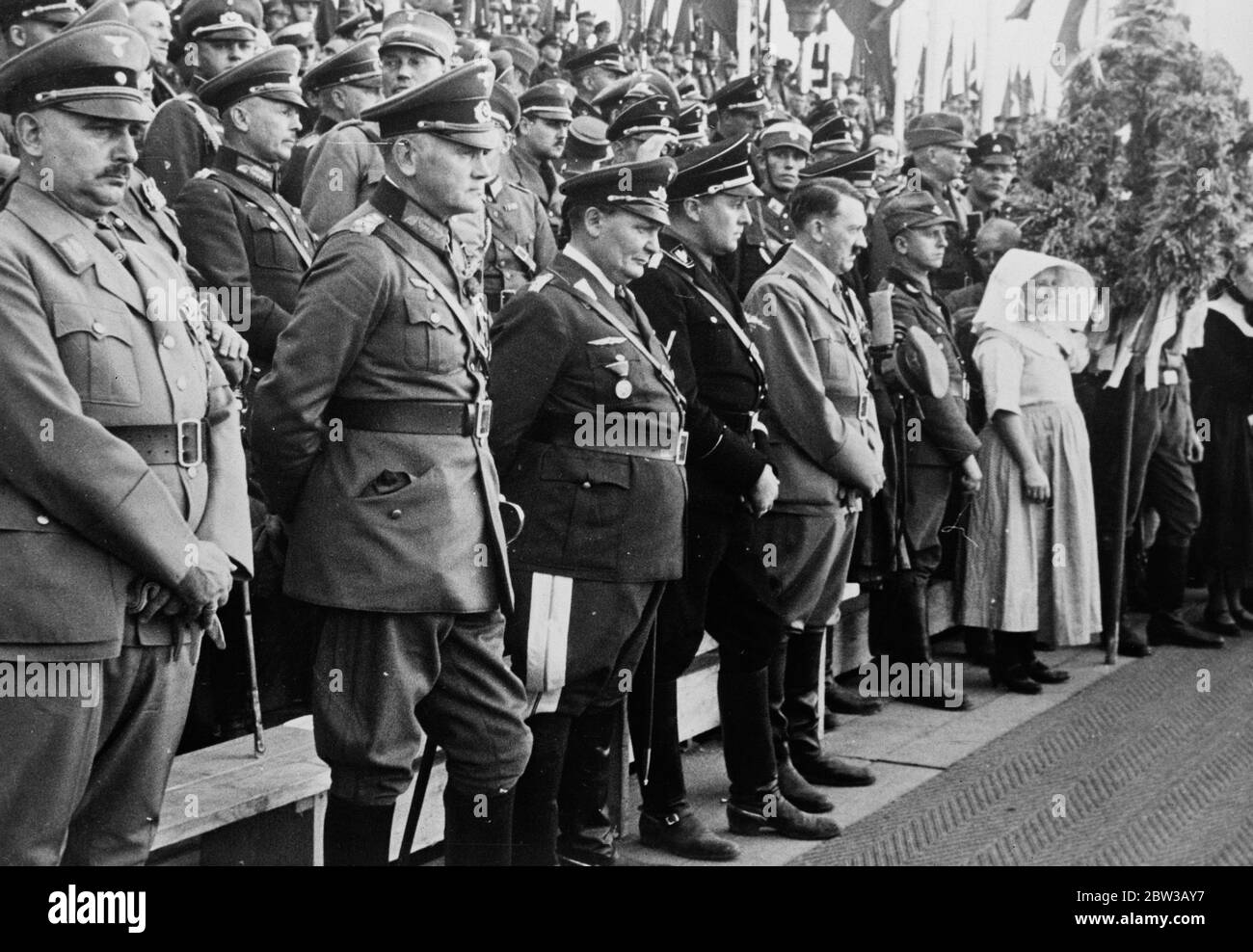 Hitler advierte a 7 , 000 alemanes que un duro invierno está por delante en el Festival de Acción de Gracias . Octubre de 1934 Foto de stock