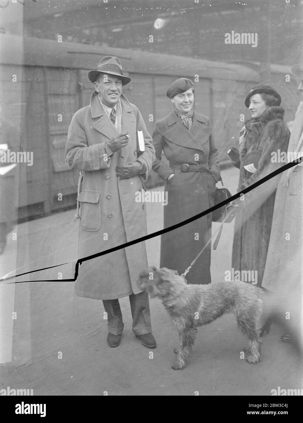 Noel Coward , famoso actor británico, se va a América. 1 de noviembre de 1934 Foto de stock