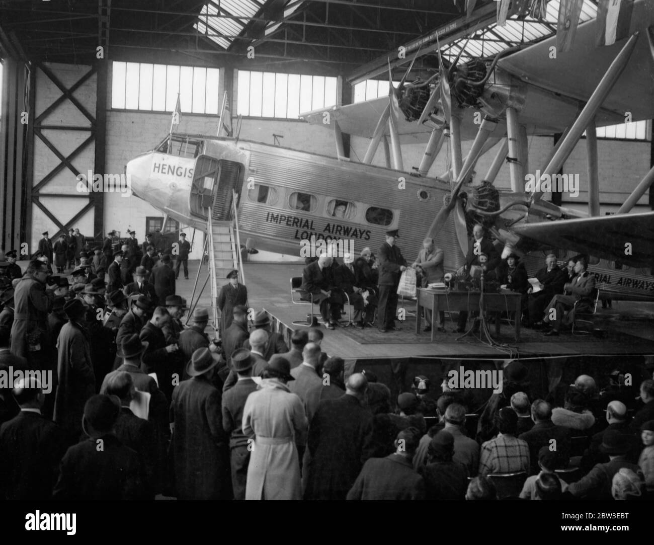 Nueva Inglaterra - Servicio de correo aéreo de Australia inaugurado por el Ministro del Aire y el Postmaster General en Croydon . 8 de diciembre de 1934 Foto de stock