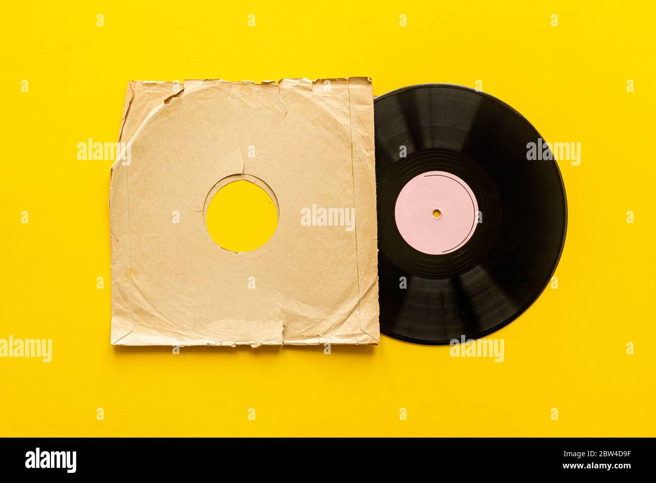 plantilla simple de un disco de vinilo aislado en superficie de color  Fotografía de stock - Alamy