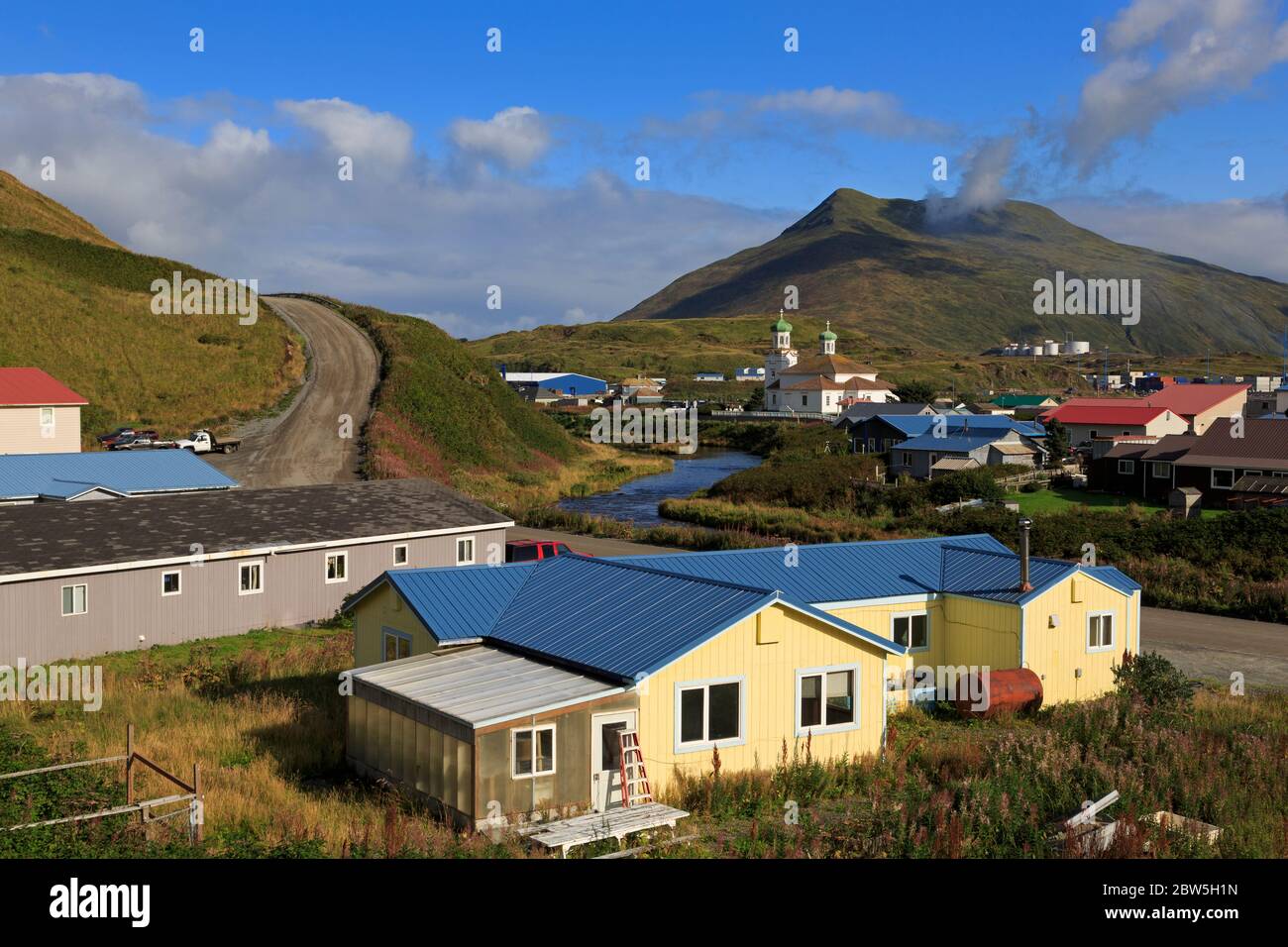 Ciudad de Unalaska, Isla Unalaska, Islas Aleutianas, Alaska, EE.UU. Foto de stock
