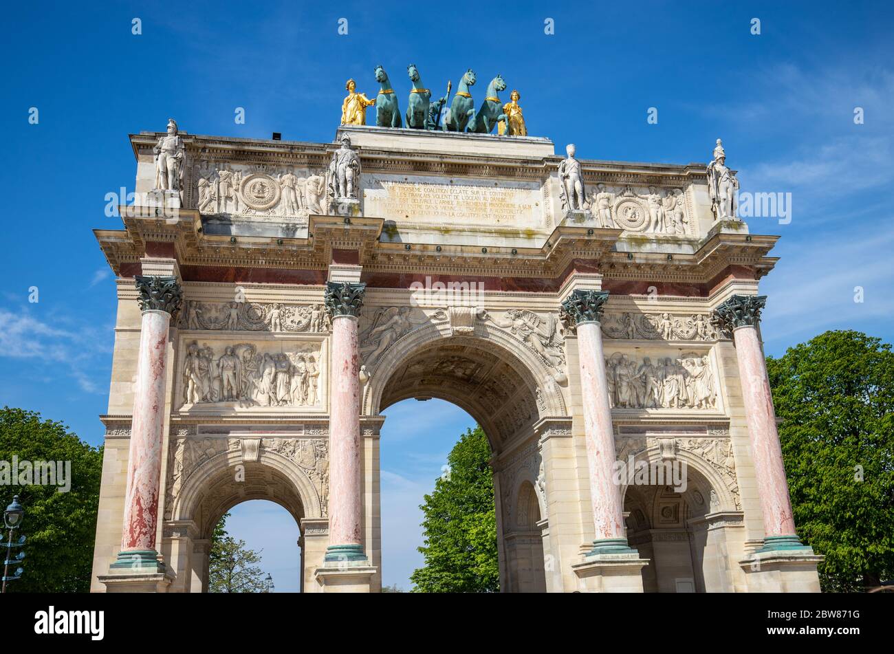 Vista en el pequeño Arco del Triunfo, París, Francia Foto de stock