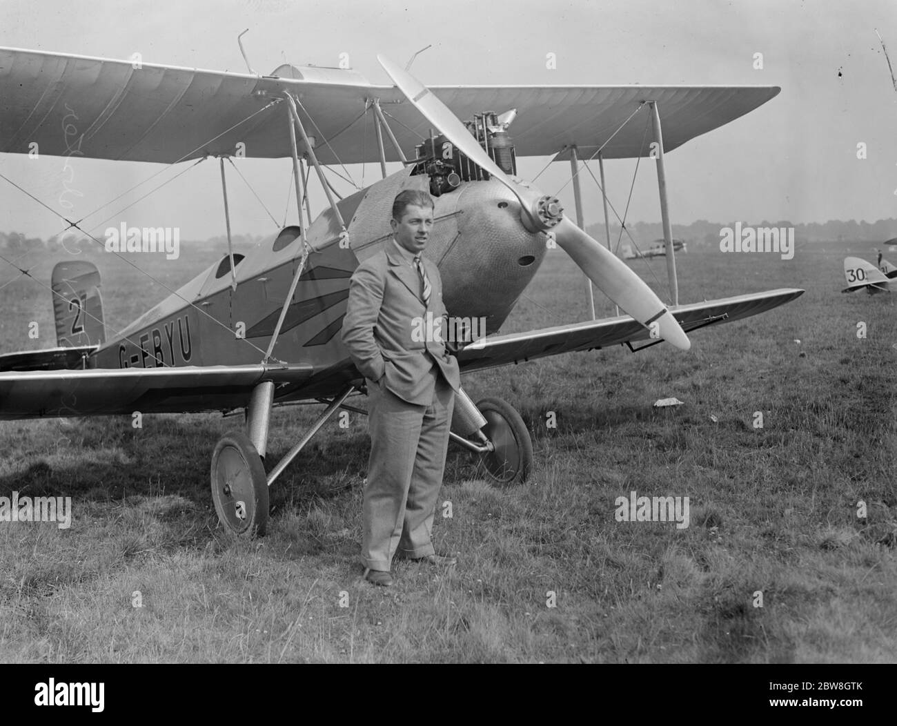 Competidores en el vuelo de Inglaterra aound ; Teniente de Vuelo S M Webster , AFC . 19 de julio de 1928 . Foto de stock