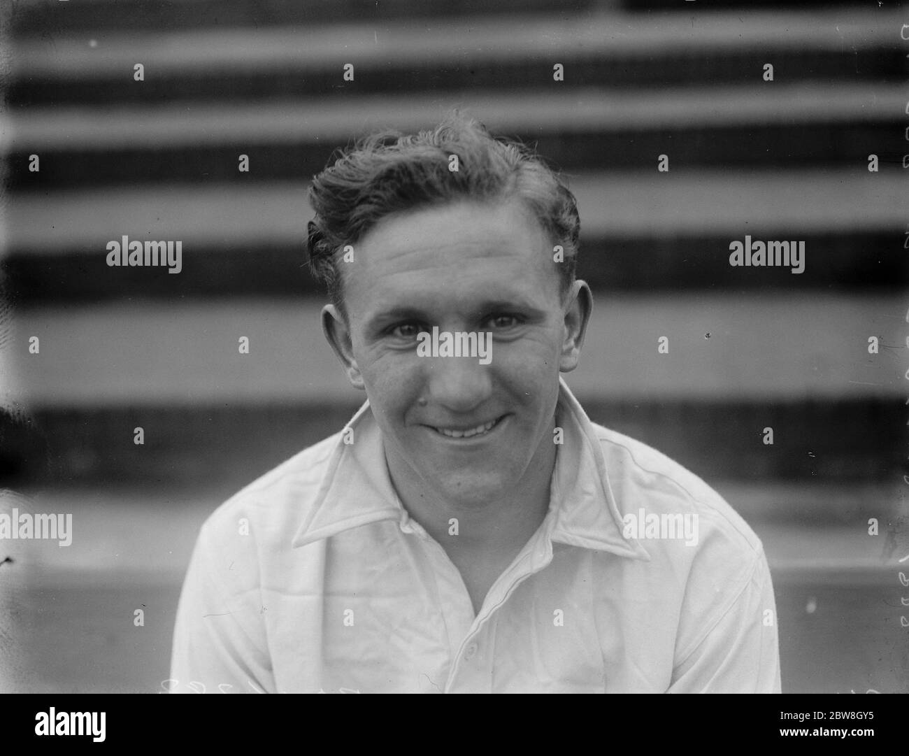 Jugadores del Club de Cricket del Condado de Surrey. McMurray - jugador de cricket de Surrey y futbolista de Transmere Rovers. 22 de abril de 1933 Foto de stock