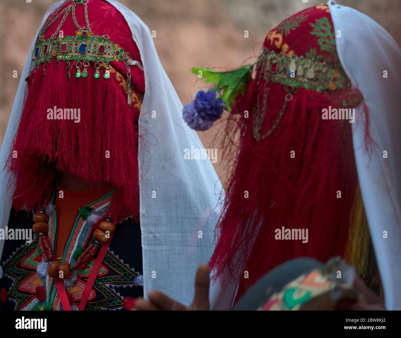 Ropa popular de los bereberes amazingh de Marruecos Foto de stock