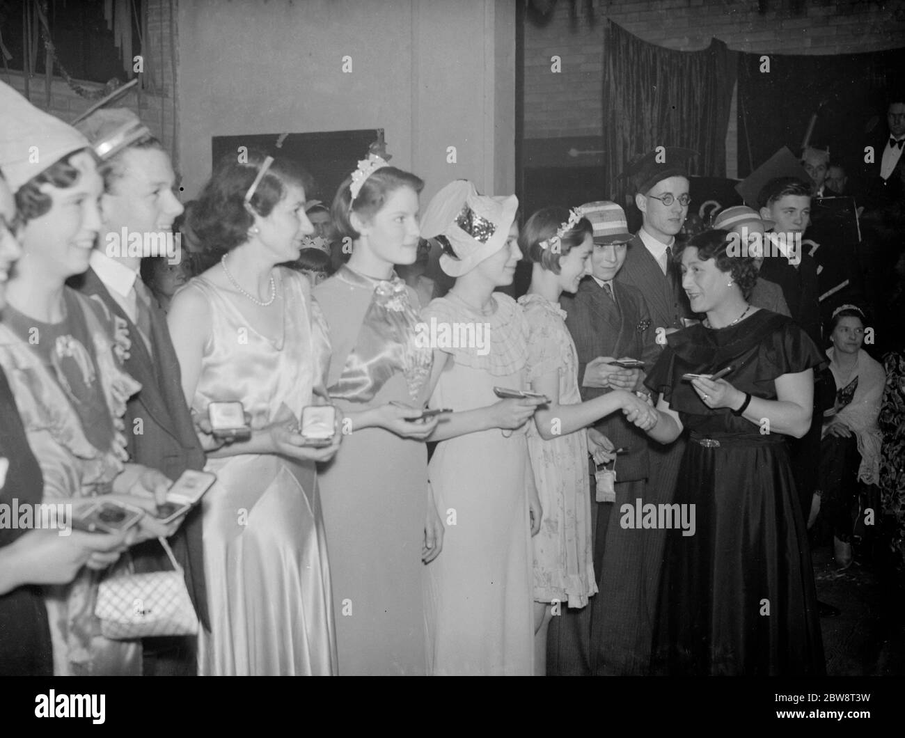 La línea - para las presentaciones del Club de Natación de Lamorbey. 1938 Foto de stock