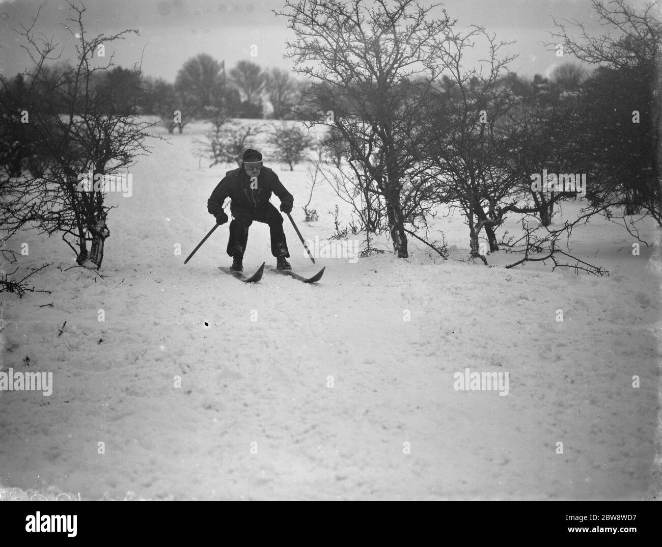 Esquí en Eynsford Hills en Eynsford, Kent. 1938 Foto de stock