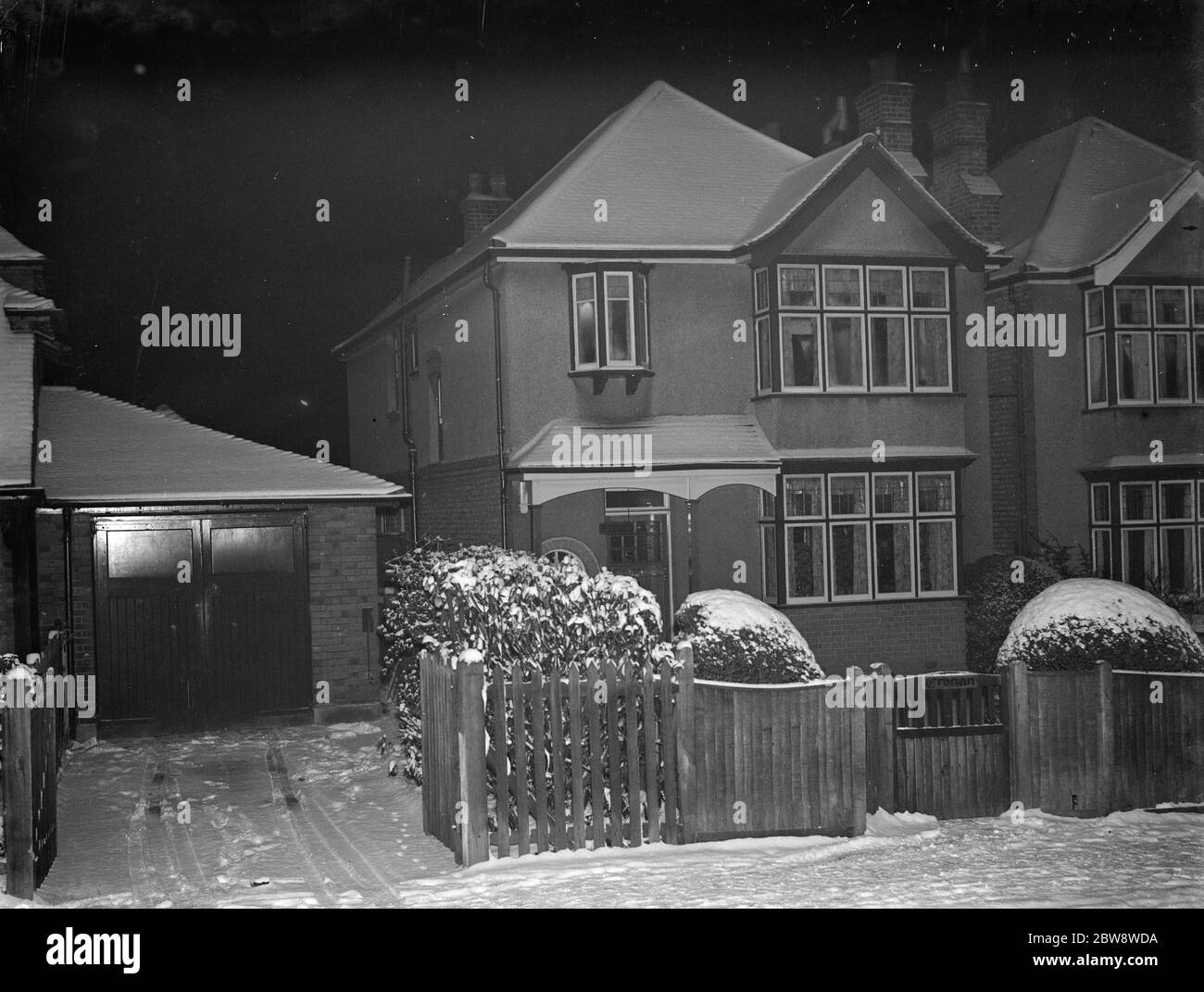 Nr 3 en Birchwood Avenue , Sidcup , Kent , cubierto de nieve . Diciembre de 1938 Foto de stock