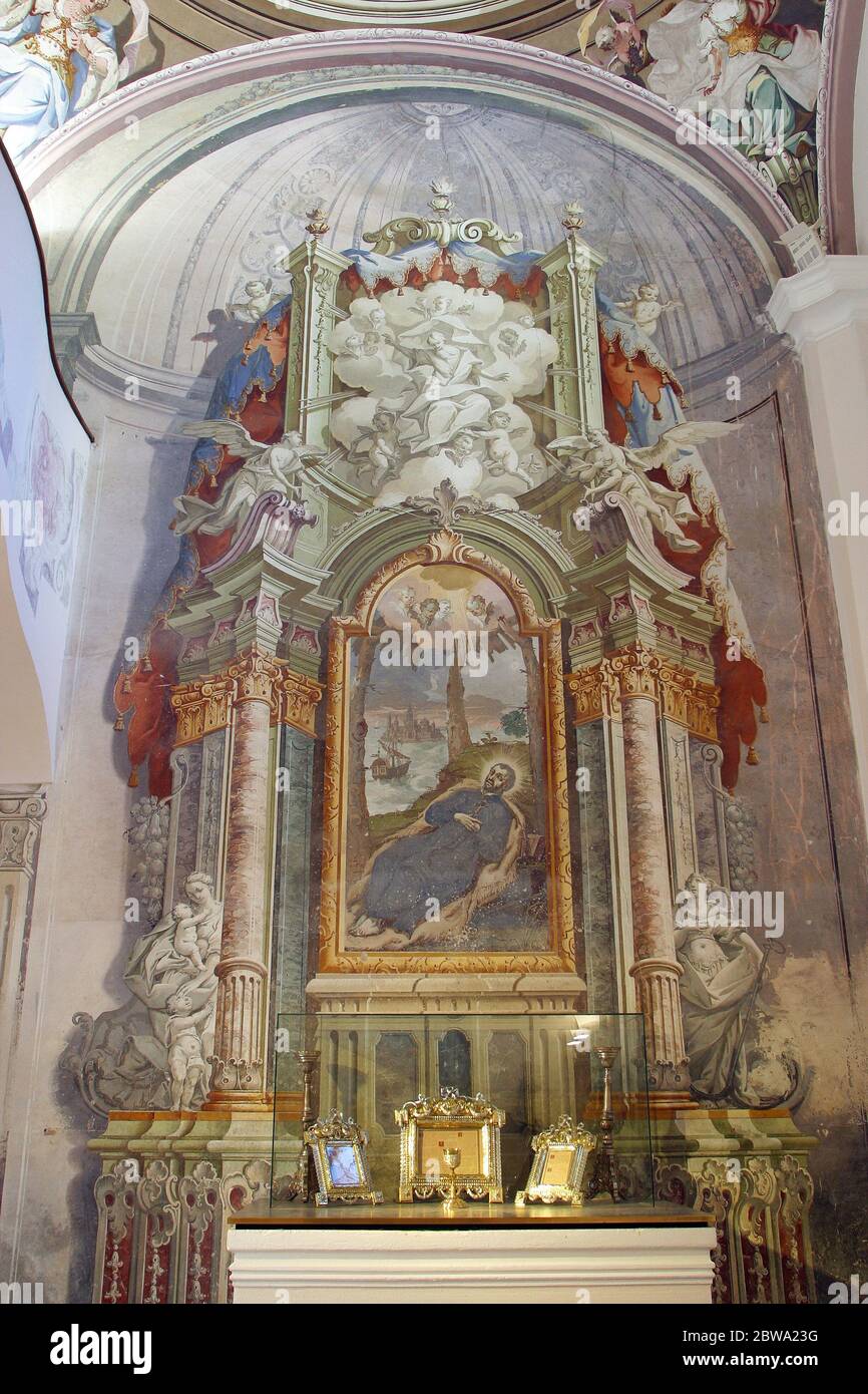 Capilla de San Francisco Javier en el Castillo de Orsic en Gornja Stubica, Croacia Foto de stock