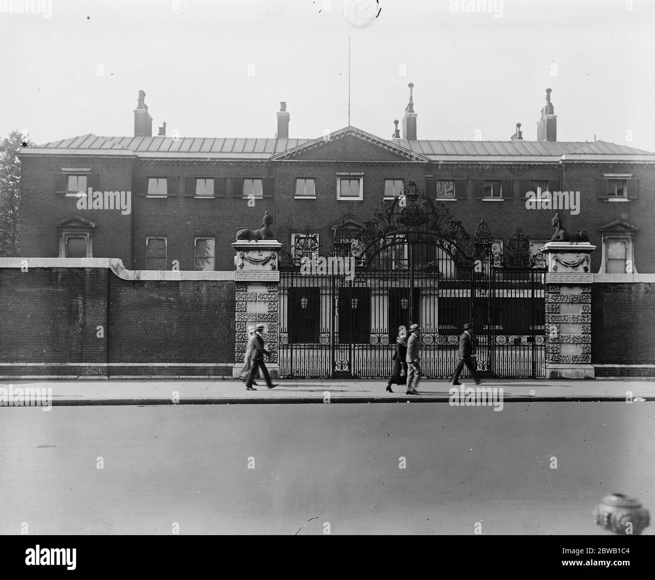 Devonshire Casa residencia de los Duques de Devonshire en los siglos 18 y 19 fue vendido por £ 1000000 6 de septiembre de 1920 Foto de stock