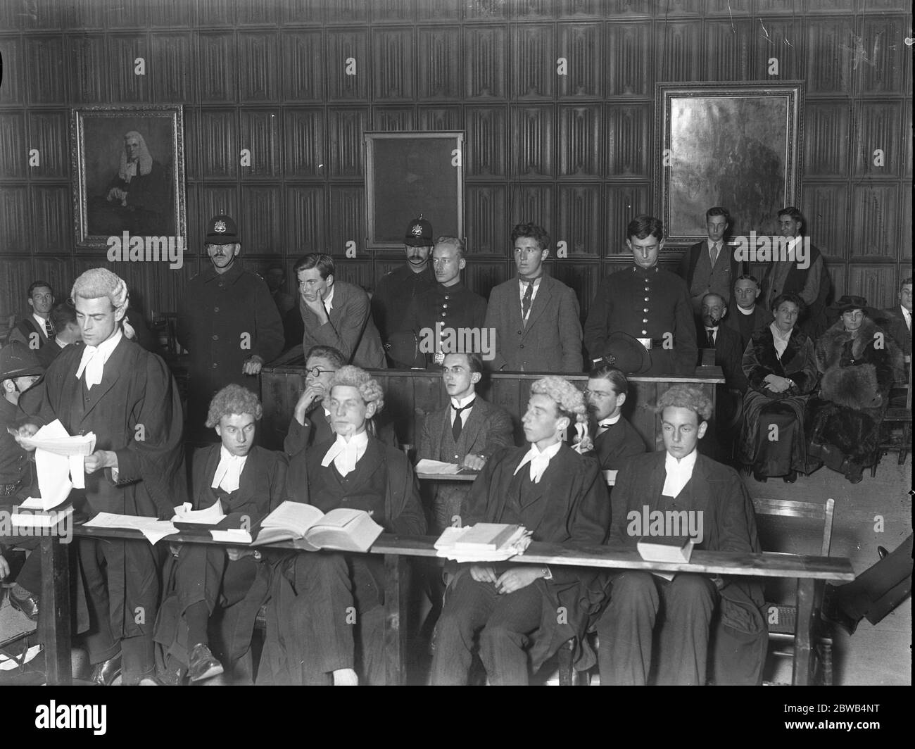 ' Mock Trial ' en Kings College, Universidad de Cambridge . Abogado que se dirige a la corte . 26 de noviembre de 1921 Foto de stock