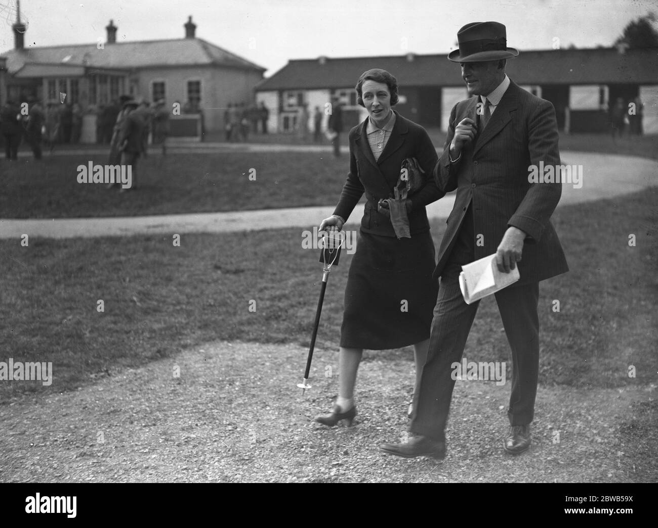En el Newmarket sales , Major Bretherton y Miss Tweedy 29 de septiembre de 1937 Foto de stock