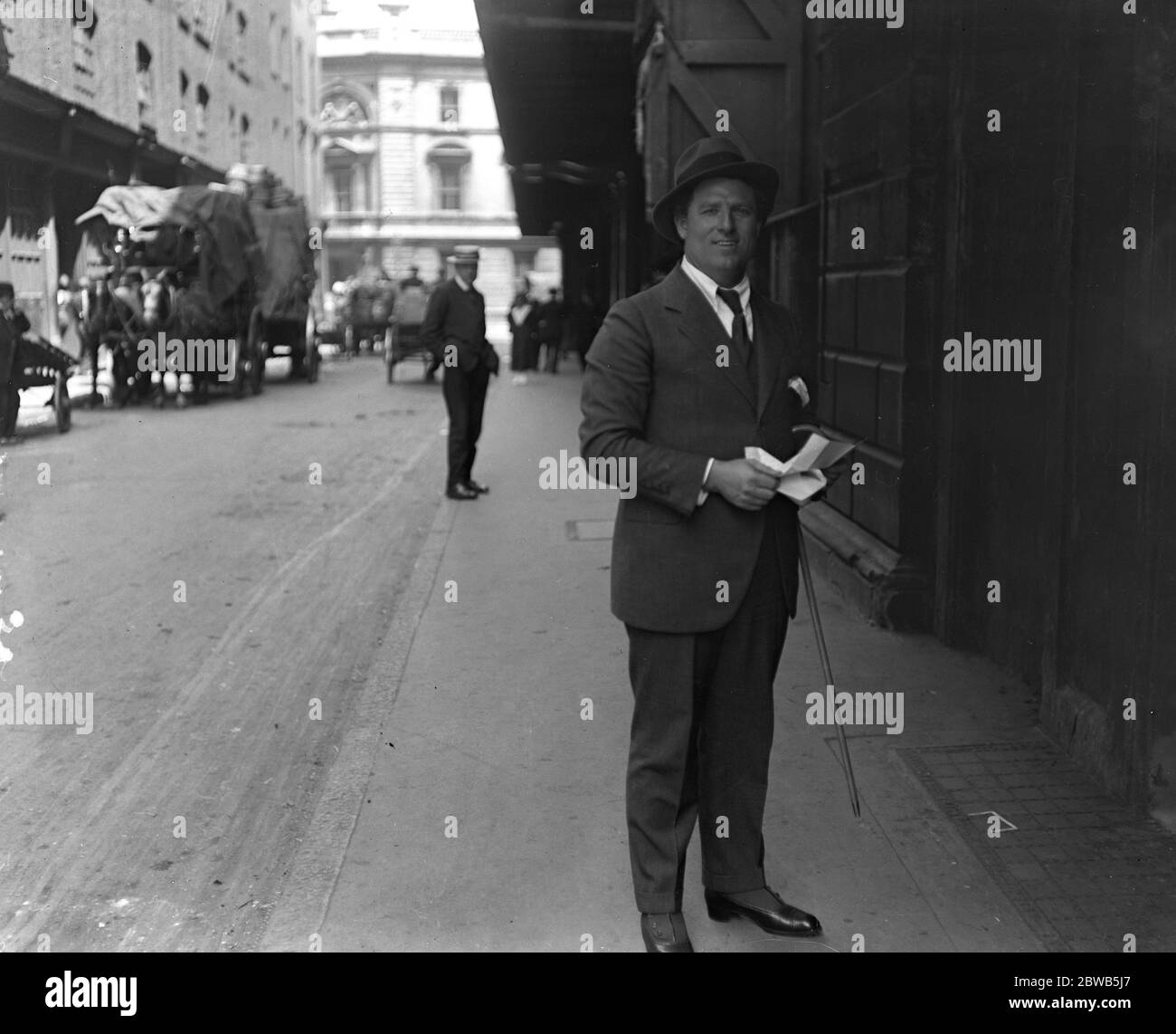 Giovanni Martinelli , el famoso tenor italiano, en Covent Garden , Londres . 19 de junio de 1919 Foto de stock