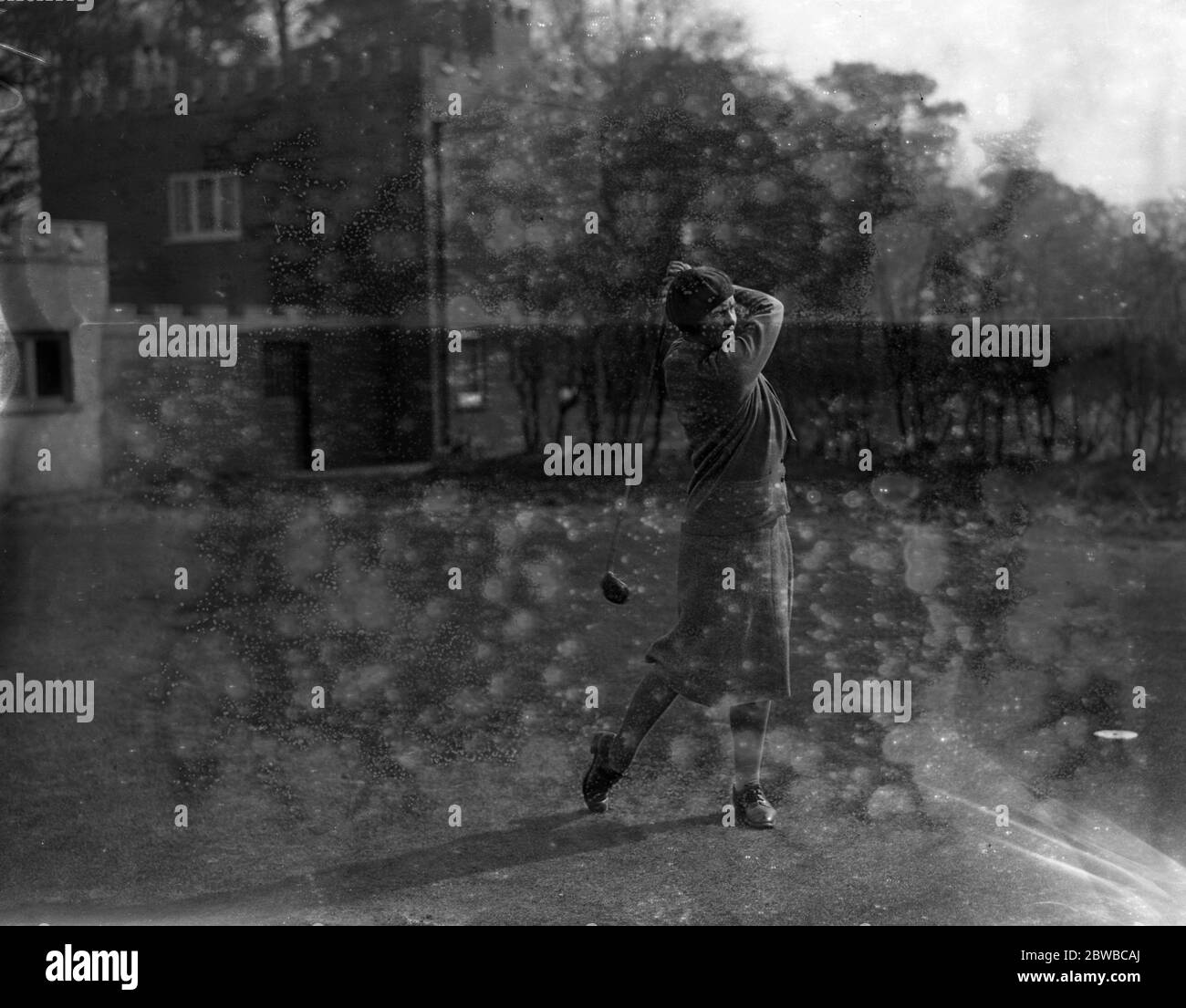 Asociación de deportes de automóvil de mujeres abre reunión de golf en el club Wentworth. Señorita Molly Gourlay . Foto de stock