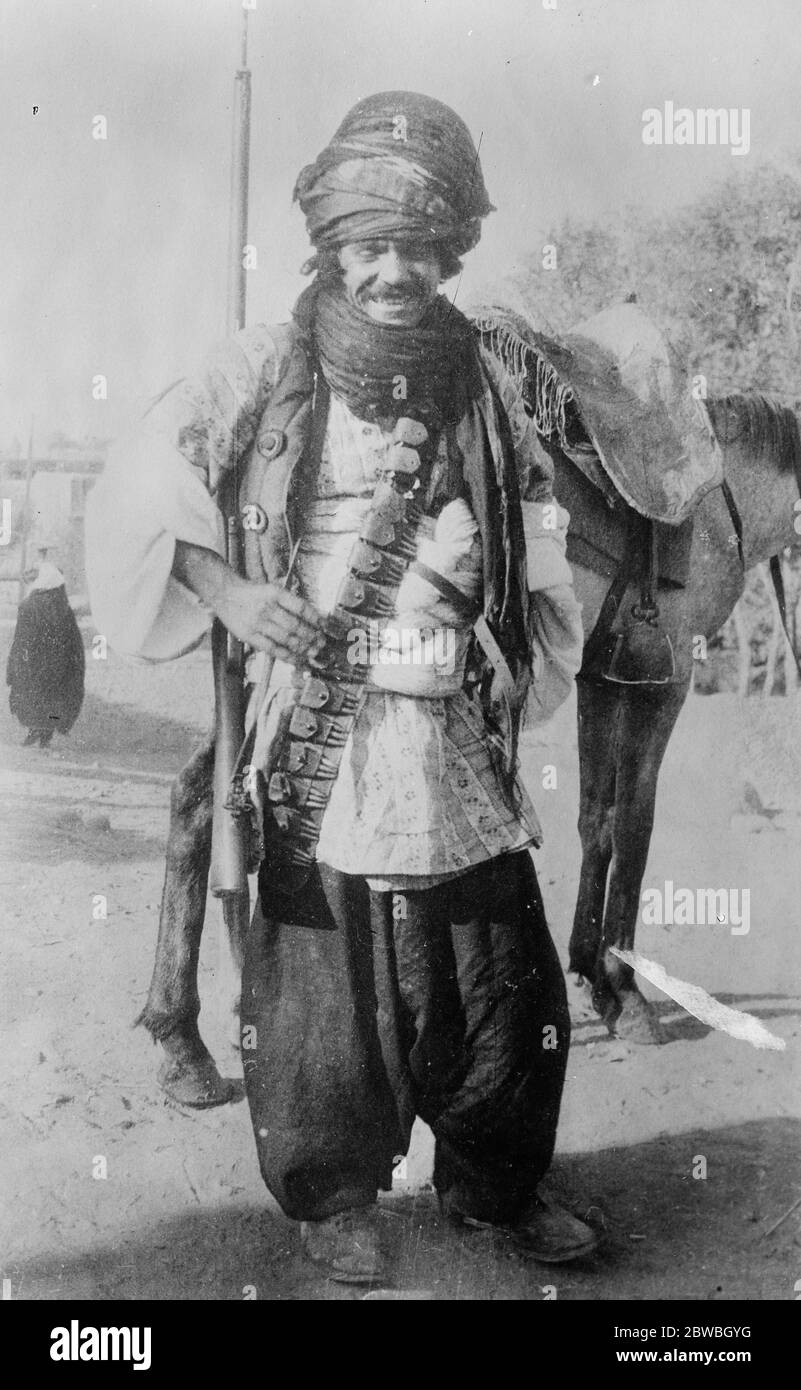 Los kurdos ofrecen unirse a Mustapha Kemel típico soldado kurdo 18 de septiembre de 1922 Foto de stock