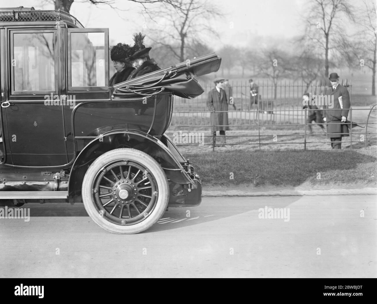 La reina Alexandra en el Drury Lane Matinee 11 de mayo de 1909 Foto de stock