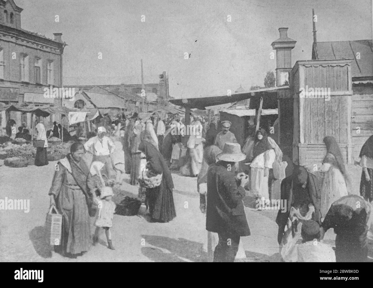 Gran ciudad para ser quemado Astrakhan de Rusia que se propone para ser destruido por el fuego debido a su condición sucia que lo convierte en un foco para el cólera 24 de agosto de 1921 Foto de stock