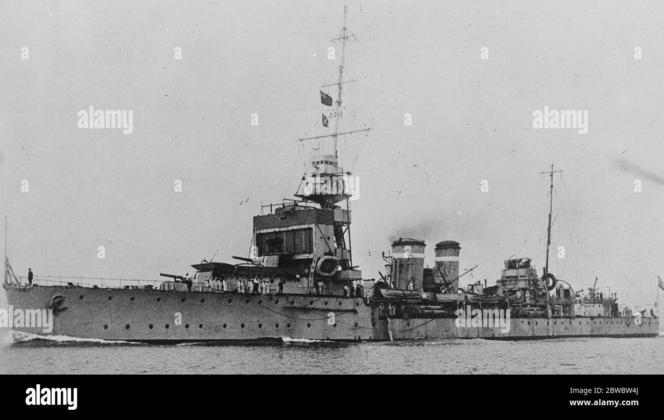 HMS Dauntless fue un crucero ligero de clase Danae. 5 de enero de 1927 Foto de stock