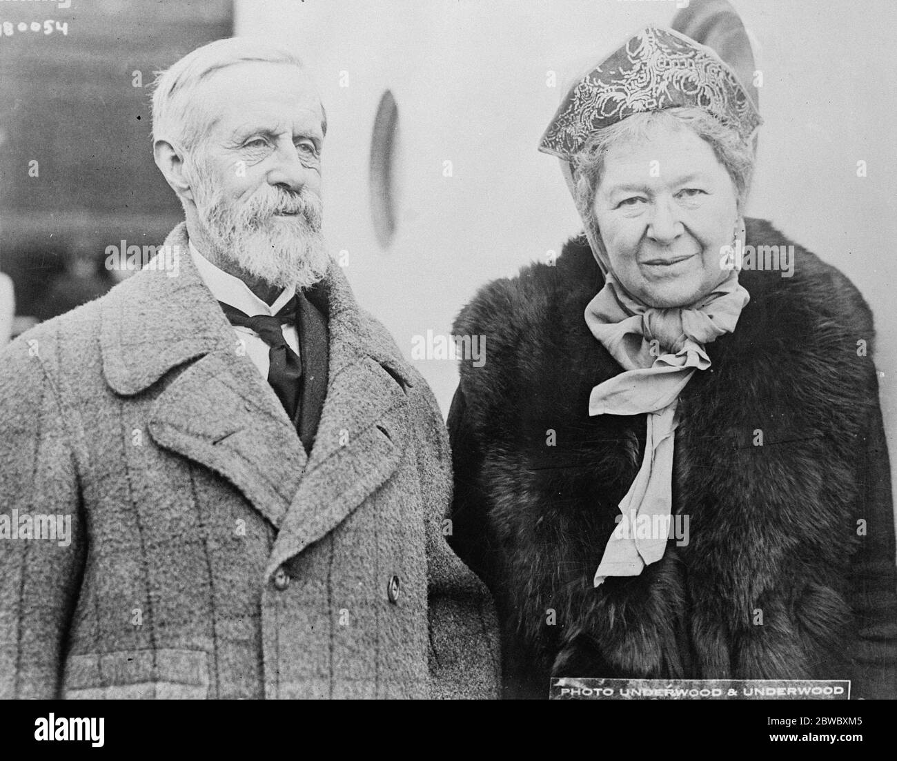 Conde y Condesa de Aberdeen . Posado . 1925 Foto de stock