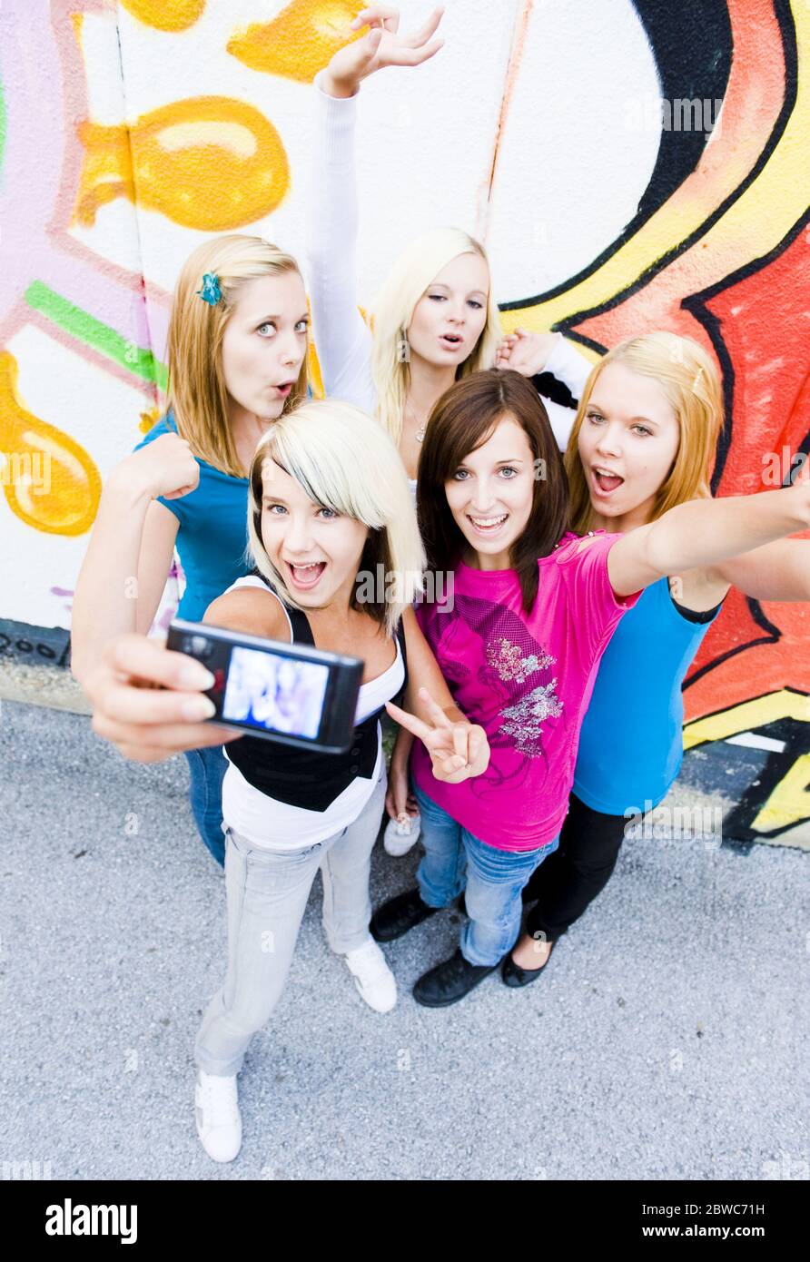 Selfie in der Schule, MR: Sí Foto de stock