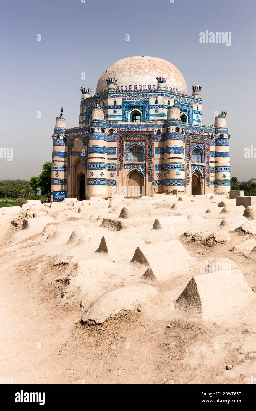 Tumba de Bibi Jawindi en necrópolis de la Unidad Central del Habitáculo, Unidad Central del Habitáculo Sharif, distrito de Bahawalpur, provincia de Punjab, Pakistán, Asia del Sur, Asia Foto de stock