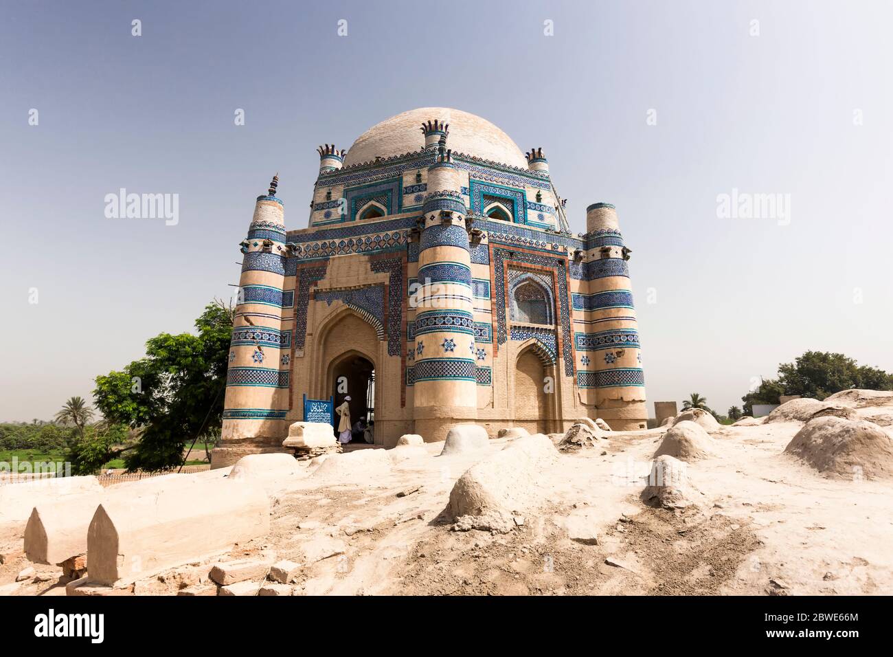 Tumba de Bibi Jawindi en necrópolis de la Unidad Central del Habitáculo, Unidad Central del Habitáculo Sharif, distrito de Bahawalpur, provincia de Punjab, Pakistán, Asia del Sur, Asia Foto de stock