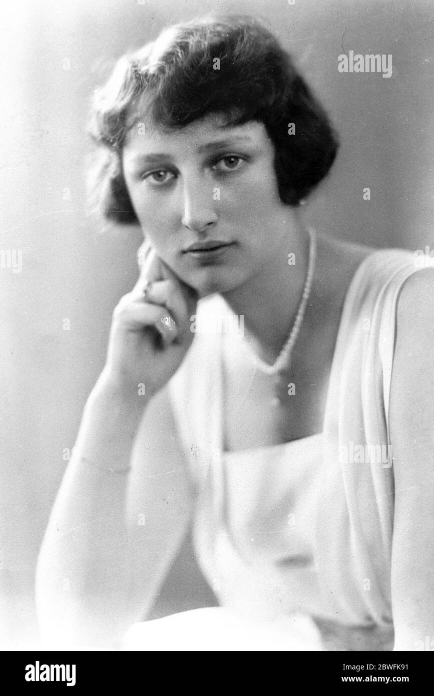 Bueno, de nuevo, la princesa Martha de Suecia, cuya grave enfermedad durante una visita a Roma, provocó tanta alarma recientemente el 16 de febrero de 1924 Foto de stock