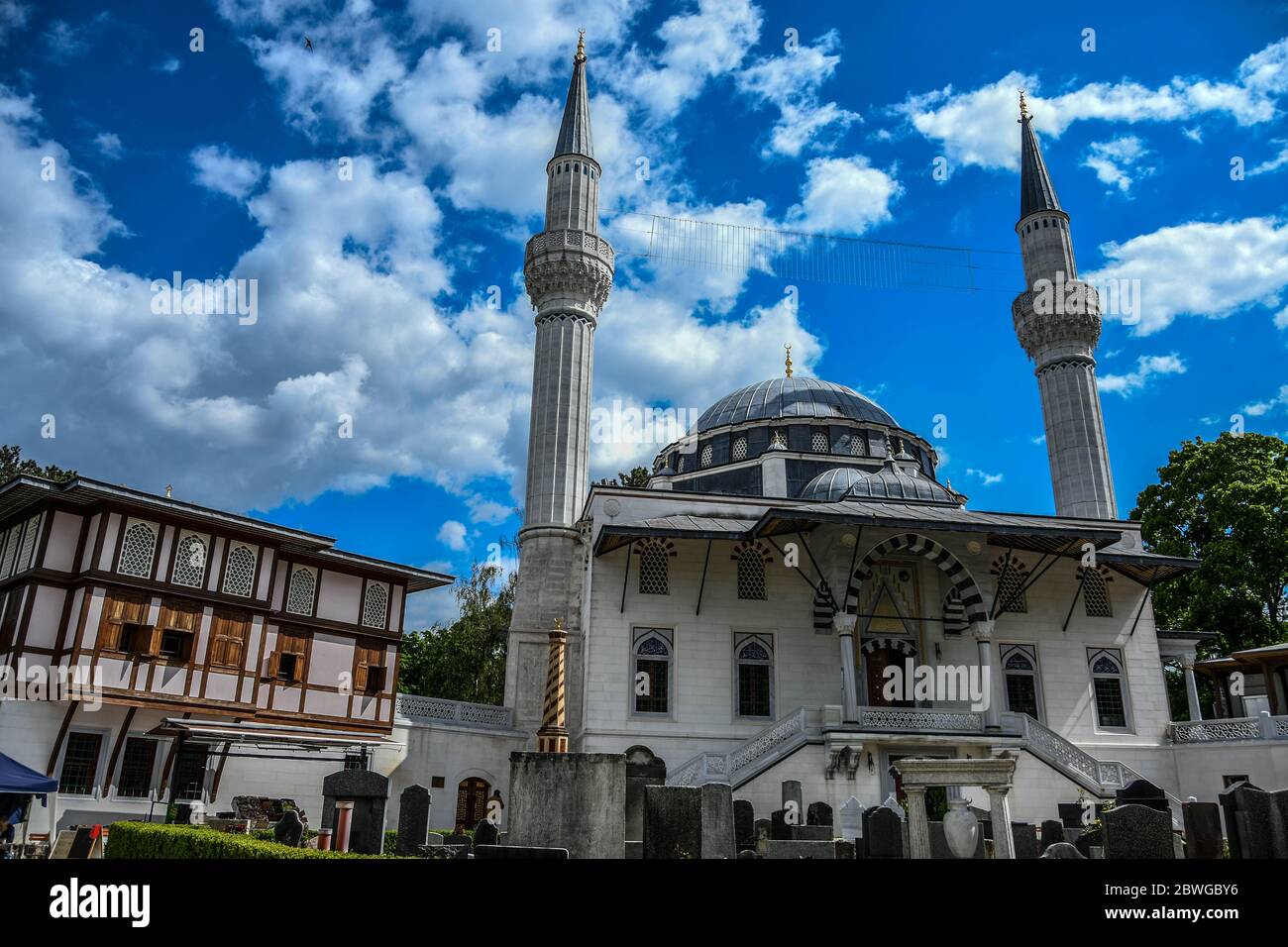 Mezquita de Şehitlik en Berlín - Şehitlik-Moschee en Berlín Foto de stock