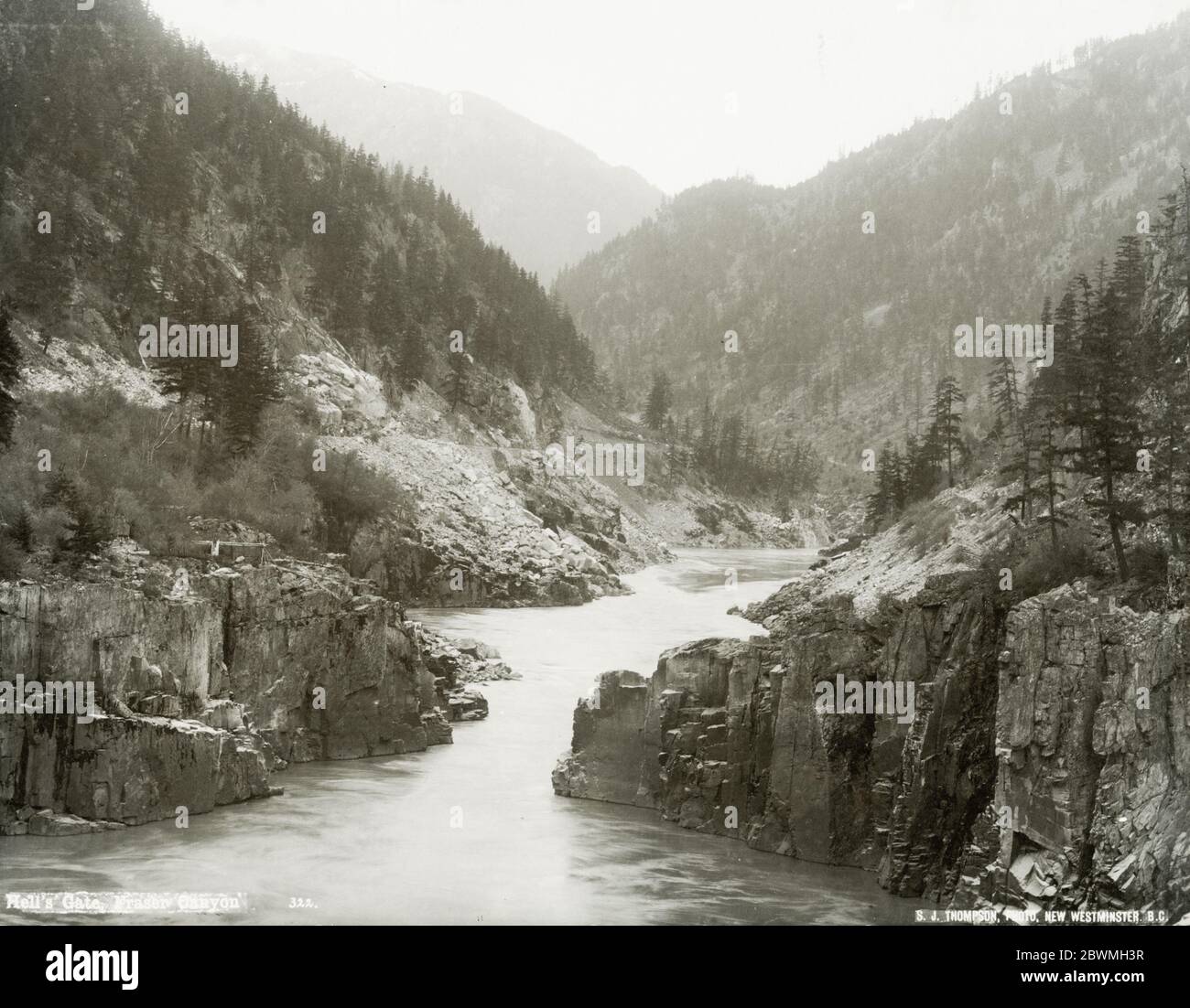 Fotografía del siglo XIX - Hell's Gate Fraser Canyon, Fraser River, British Columbia, Canadá Foto de stock