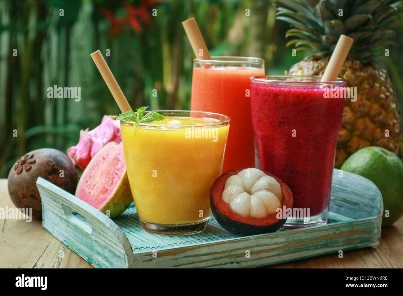 Batidos de frutas fotografías e imágenes de alta resolución - Página 10 -  Alamy